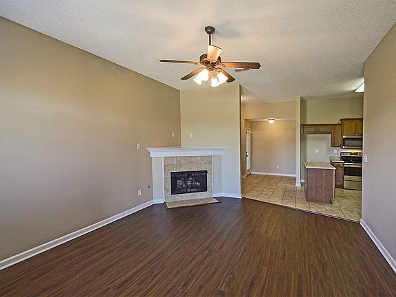 4th image of 7407 Lost Grove Ln