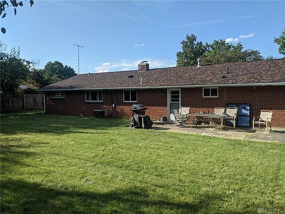 2nd image of 1224 Chateau Dr