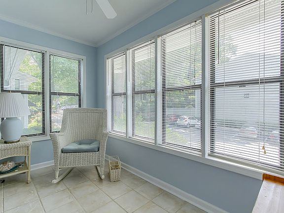 4th image of 304 Summit North Dr NE