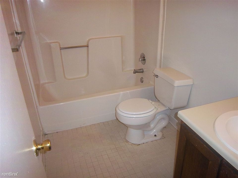 856 bathroom - renting near odu odu odurent apartments house