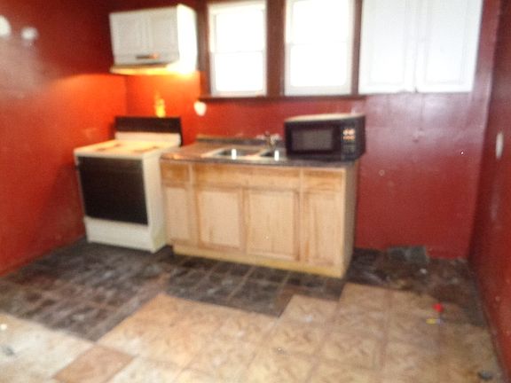5th image of 5735 S Hoyne Ave