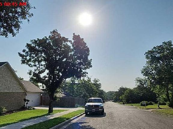 Exterior Neighborhood (street photo)