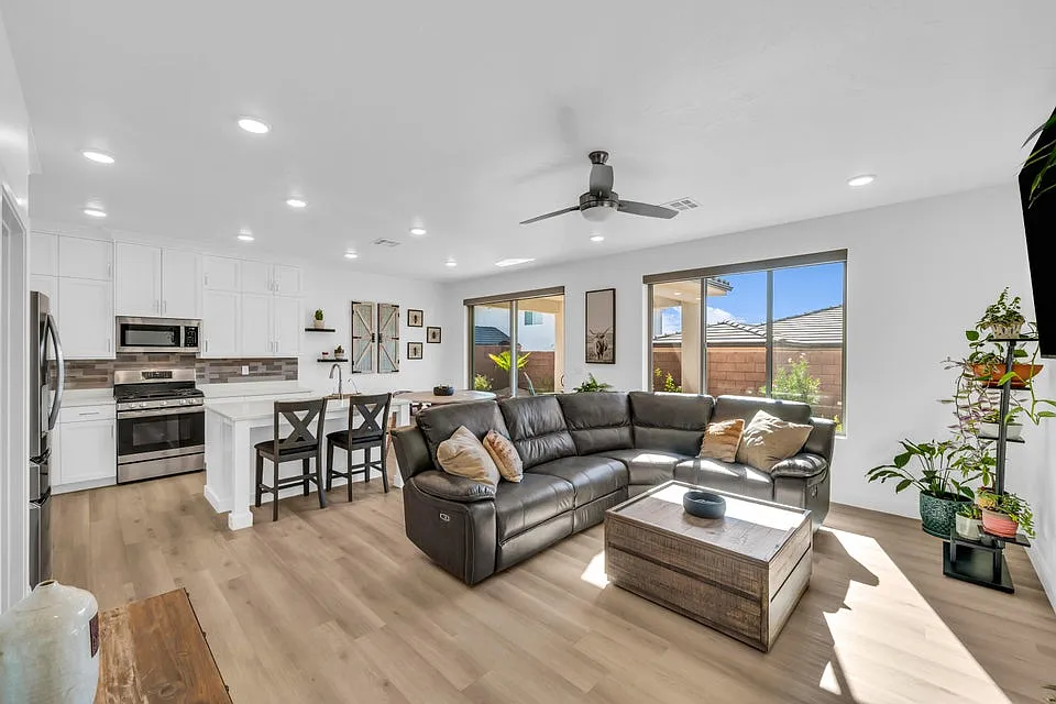 4546 S Lucy Ln - BH - 1 — Photo 3