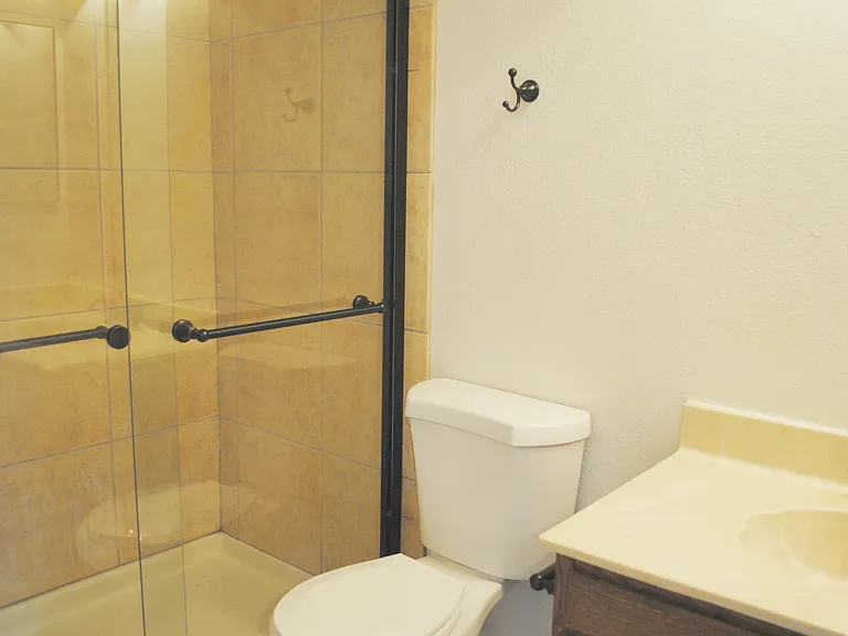 2121 N Villas Ln — Photo 15