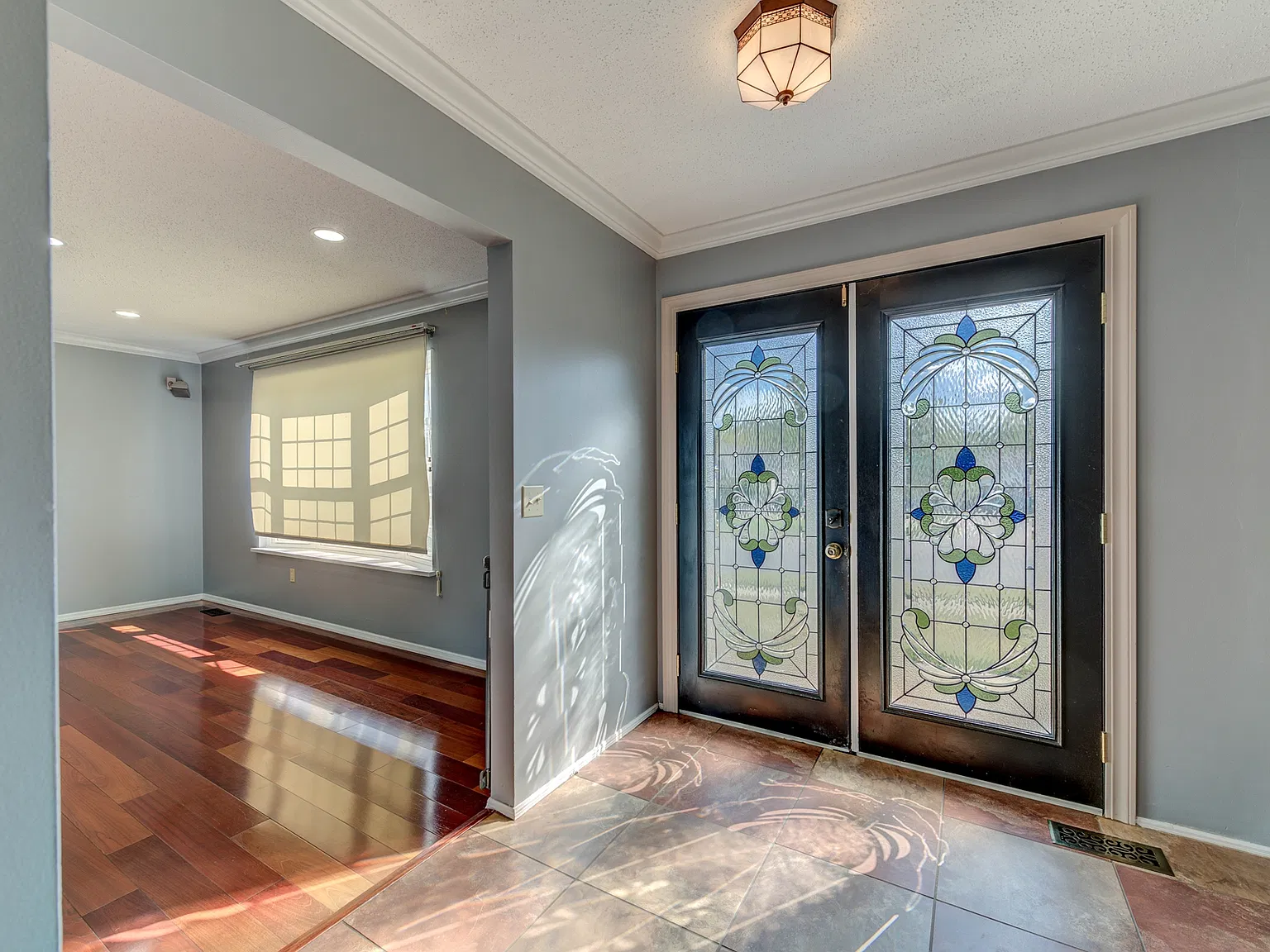 4 bed, 2.5 bath, 1911 sqft, $2,600 — Photo 3