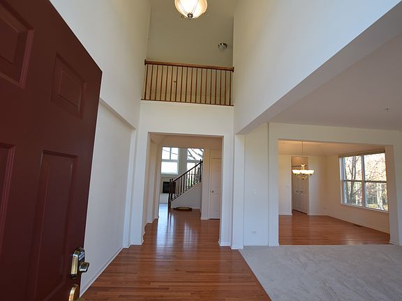 2nd image of 1374 Essex Dr
