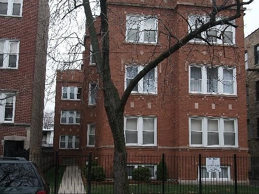 1st image of 6440 N Seeley Ave #303
