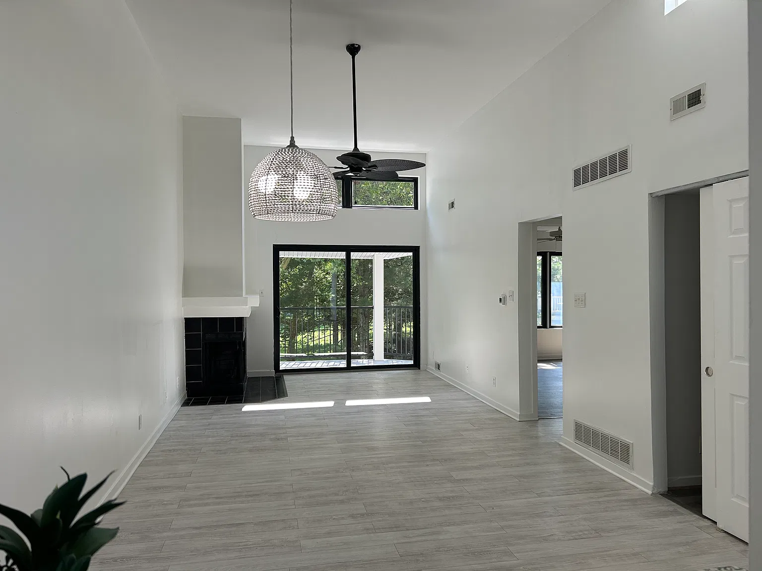 2 bed, 1200 sqft, $2,200 — Photo 1