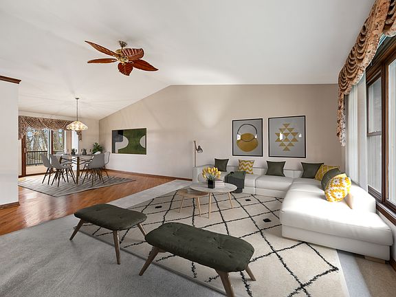 3rd image of 727 Old Hunt Rd