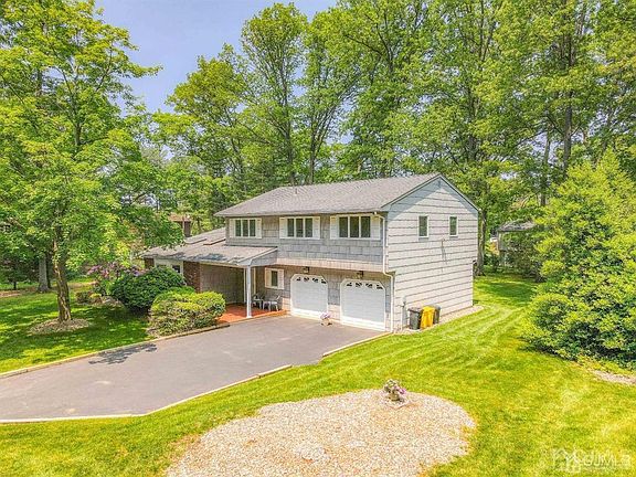3rd image of 6 Apple Manor Ln