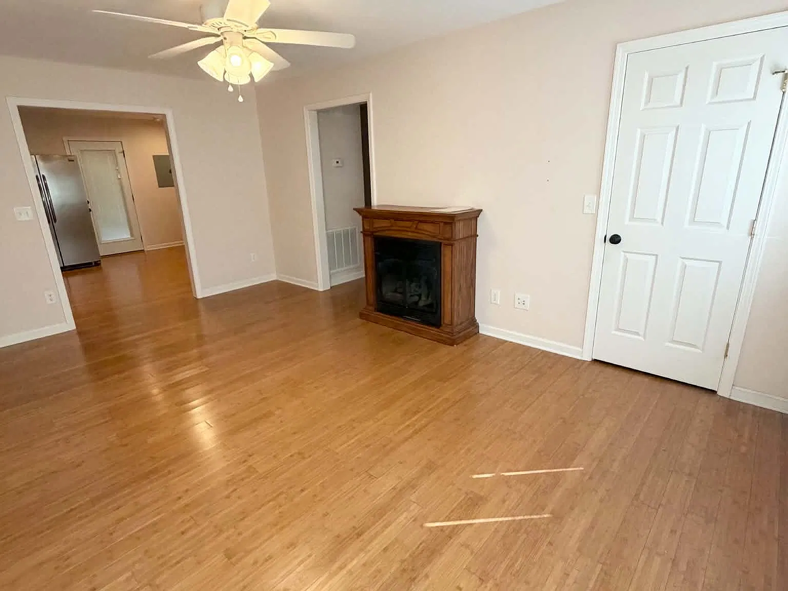 2 bed, 1100 sqft, $1,400 — Photo 3