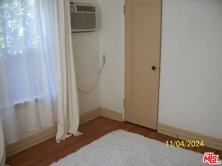 4354 Coolidge Ave — Photo 50