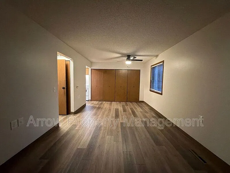 1 bed, 1.0 bath, $695 — Photo 3
