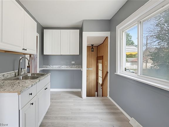 5th image of 3842 Highland Rd