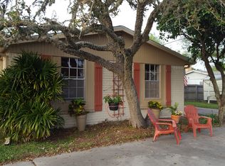 804 E Orleans St, Rockport, TX 78382