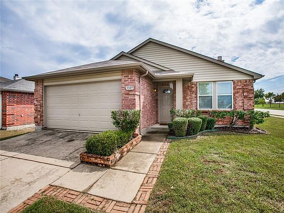 2nd image of 5509 Comanche Wells Dr