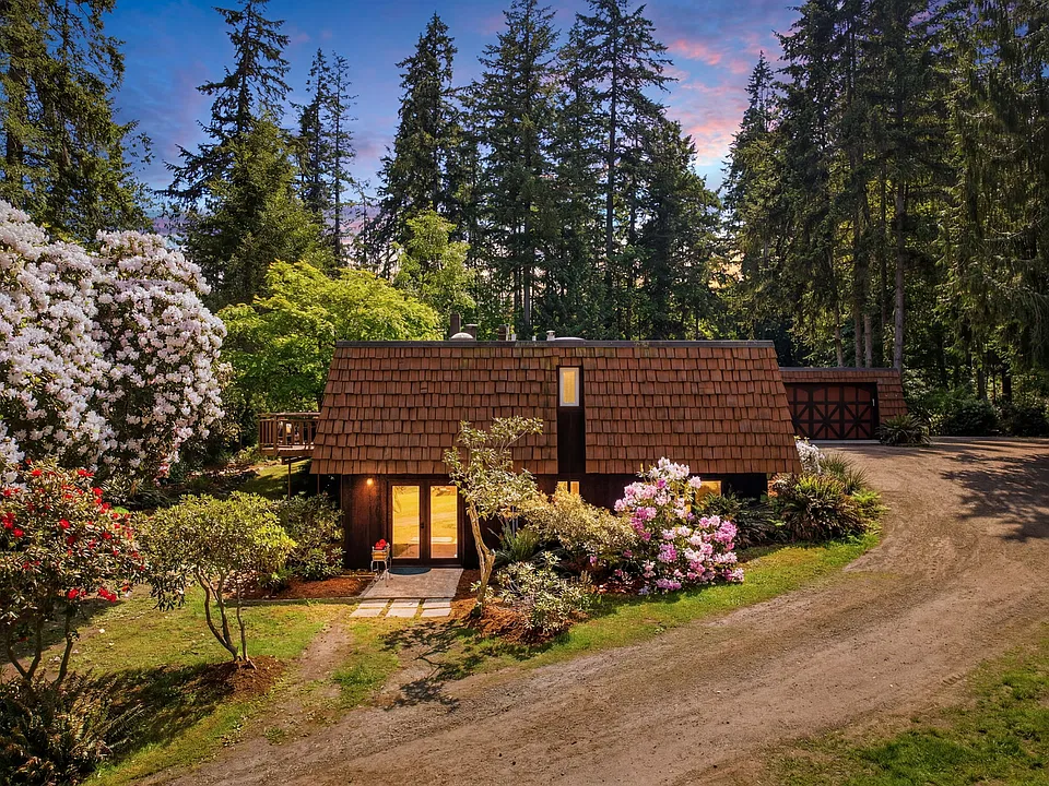 870 10th Ln