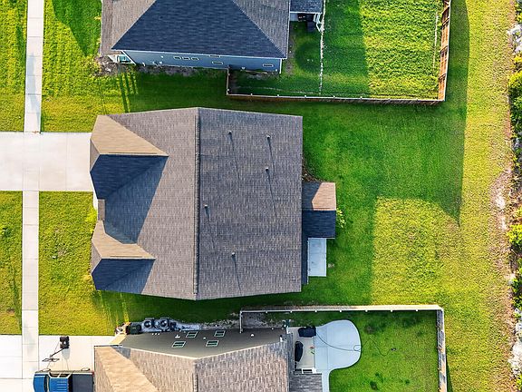 5th image of 418 Rowley Ln