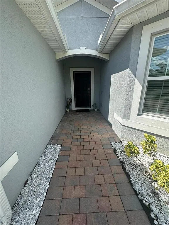 3 bed, 2.0 bath, 1736 sqft, $3,100 — Photo 3