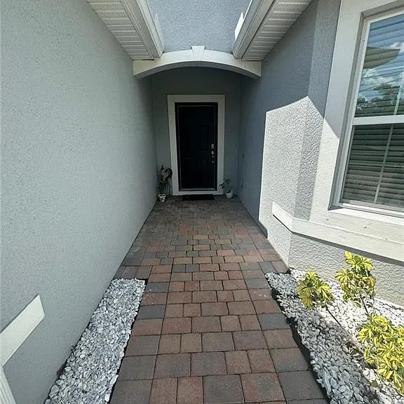 4115 14th Ave NE — Photo 3