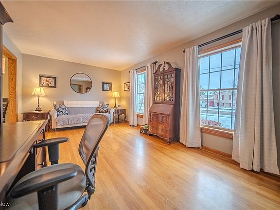 5th image of 5633 London Dr
