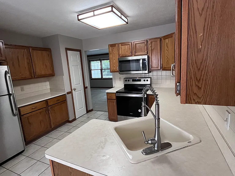 19328 Bradford Ct — Photo 4