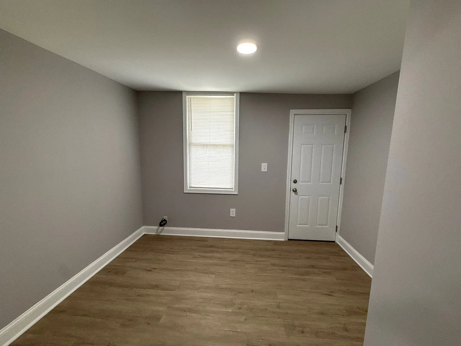 1 bed, 750 sqft, $1,049 — Photo 3