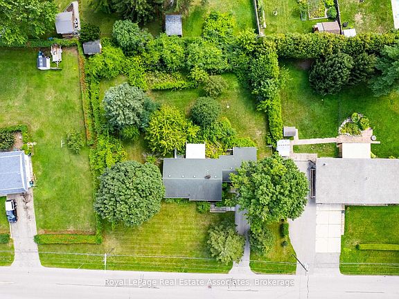 3rd image of 27 Rothsay Ave