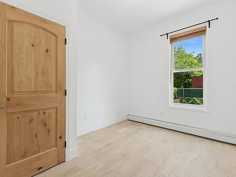 144 Somers St #2 — Photo 3