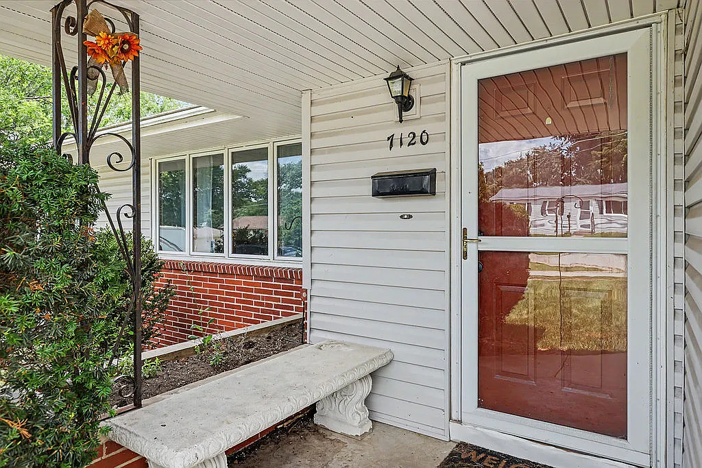 3 bed, 1012 sqft, $2,750 — Photo 3