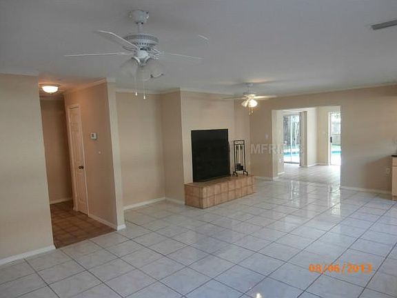 4th image of 2870 25th Ave N
