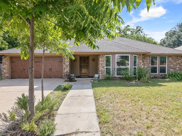 312 Rim Rock Dr, Fort Worth, TX 76108