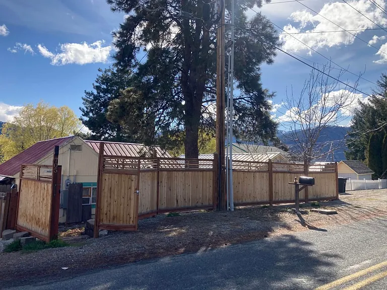 705 Boetzkes Ave — Photo 1