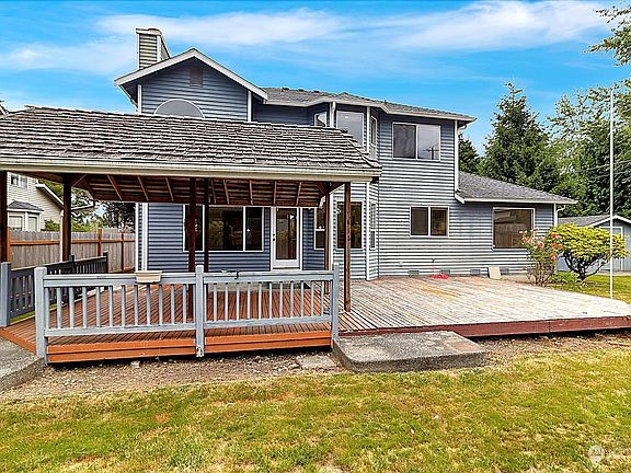 3rd image of 606 118th Avenue NE