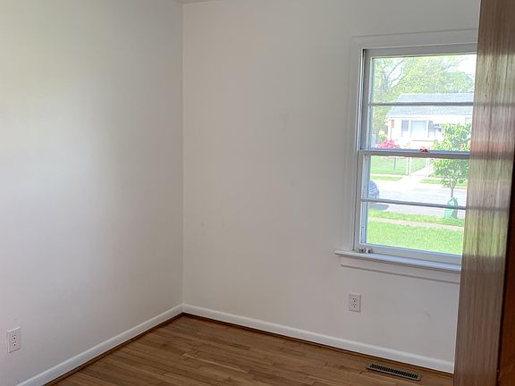 5th image of 3724 Meridian Ave