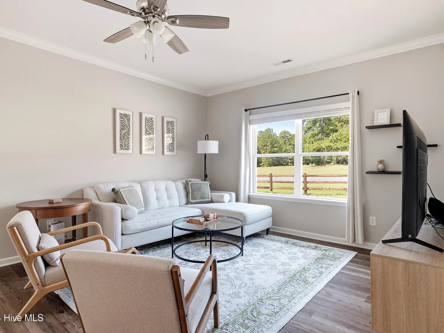 3 bed, 2.5 bath, 1990 sqft, $2,150 — Photo 3