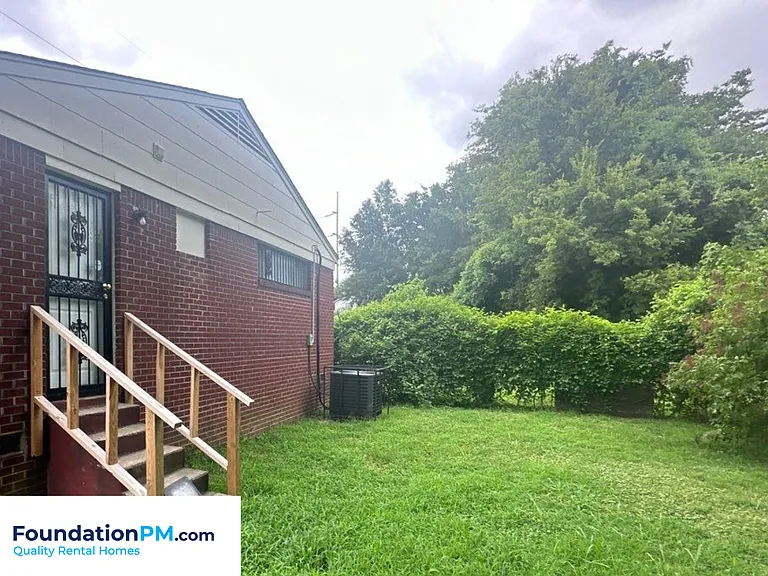 672 Carpenter St — Photo 21