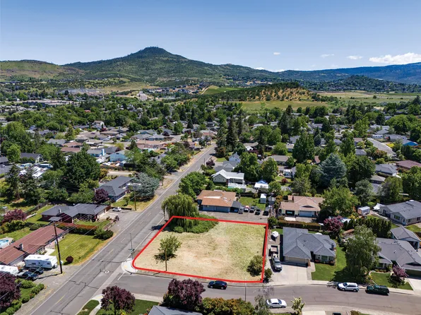 2178 Spring St, Medford, OR 97504