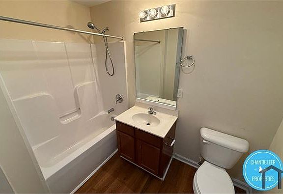 5th image of 3700 Delancy St APT 3C