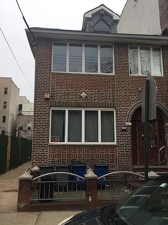 2nd image of 917 45th St