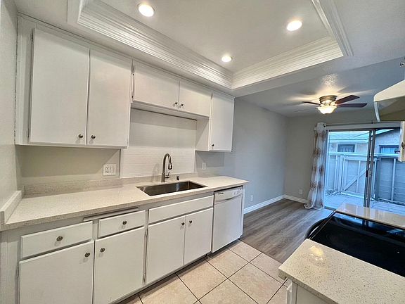 3rd image of 1820 Doverglen Way