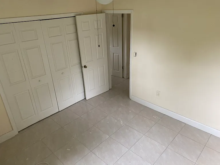 462 NE 174th St #462 — Photo 9