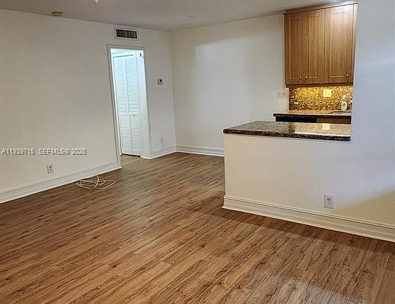 5th image of 1423 Holly Heights Dr APT 17