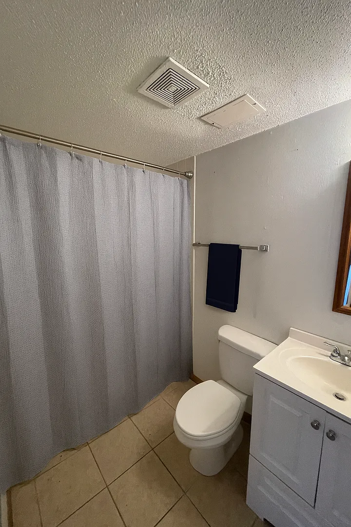 215 Baltimore St — Photo 2