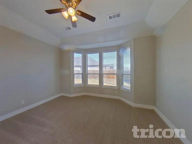 1008 Faringdon Dr — Photo 8