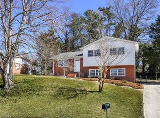 2505 Circle Pine Ct, Greensboro, NC 27407