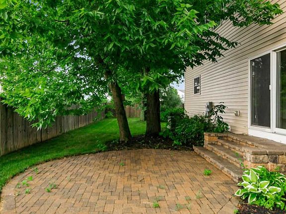 4th image of 742 Caffrey Ct W