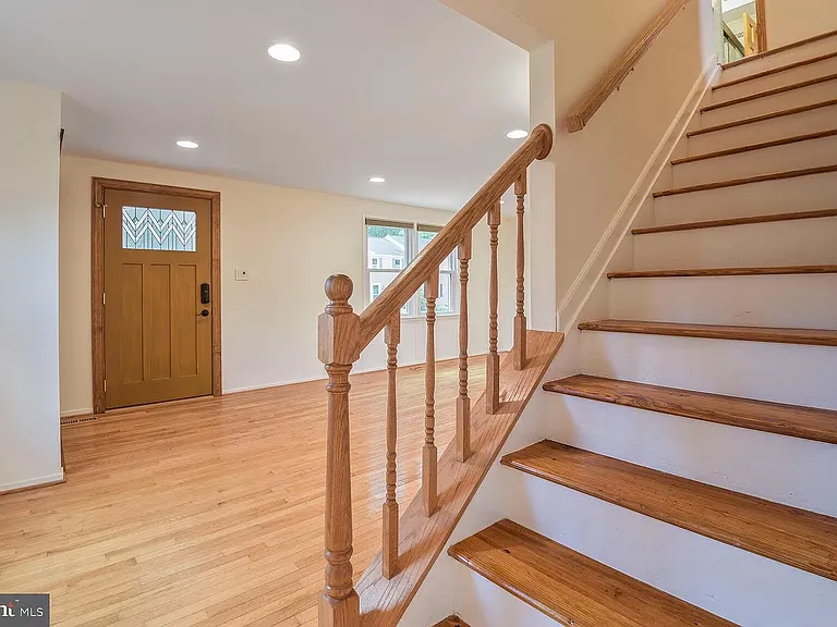 9321 Bentridge Ave — Photo 26