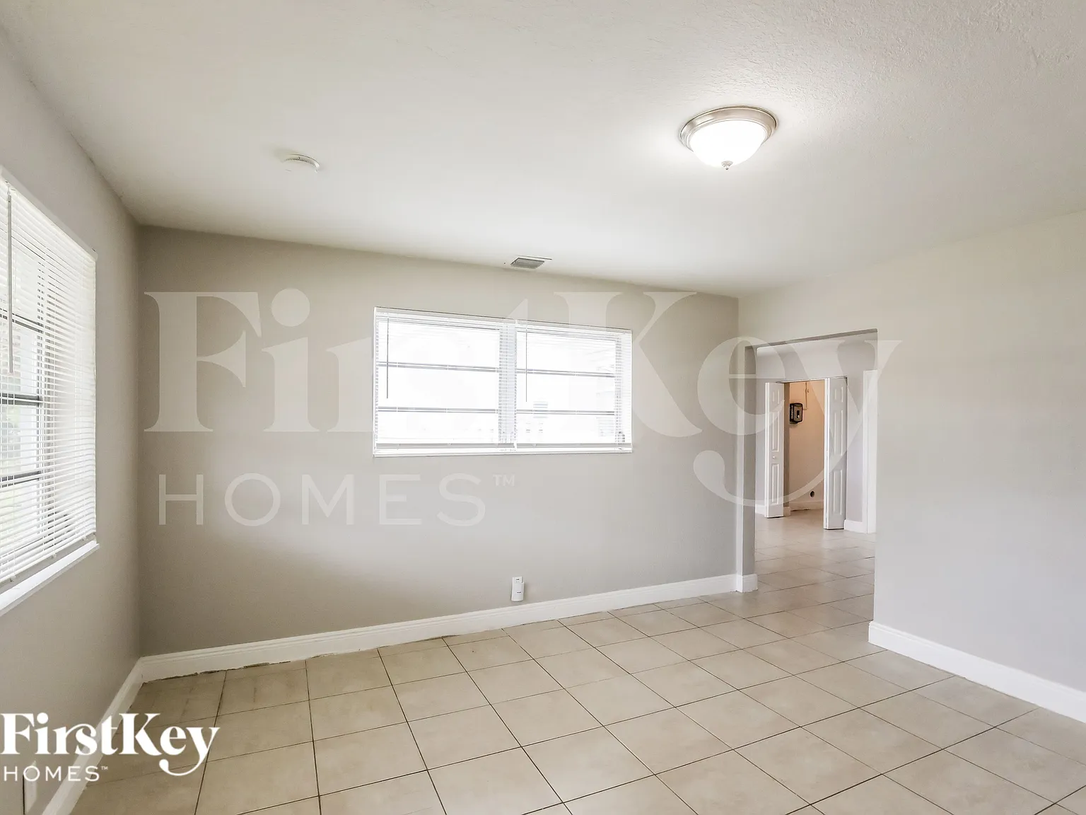 3 bed, 2.0 bath, 1103 sqft, $2,605 — Photo 2