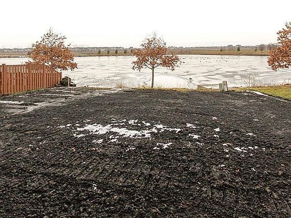 Located on 0076 in Kearney Glen in Joliet, IL